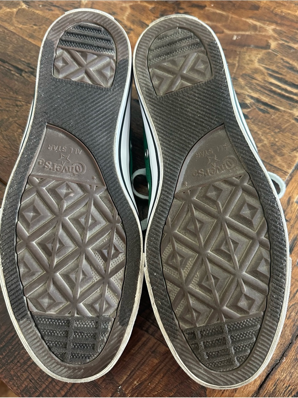 Converse Women/Men Green Low Top Canvas Sneakers - Picture 6 of 6